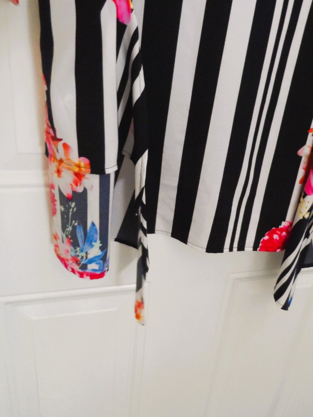 Nygard- Floral and Striped blouse size M - Picture 13 of 16